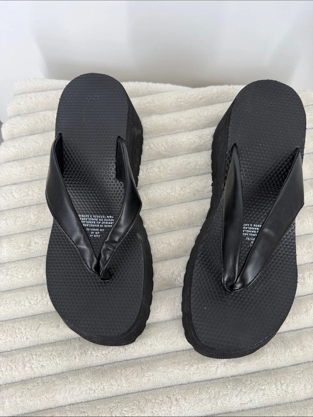 H&M Wedge Black Platform Faux Leather Thong Flip Flops size 10